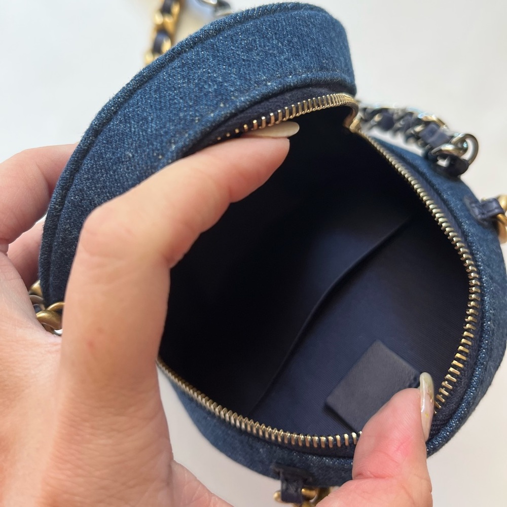 AUTHENTIC Chanel Round Denim mini bag - Picture 4 of 11